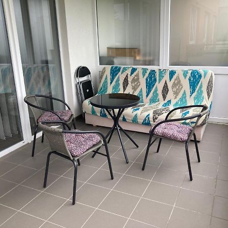 Apartman Edita - Byt S Terasou A Parkovacim Stanim, Topolova, Olomoucアパートメント エクステリア 写真
