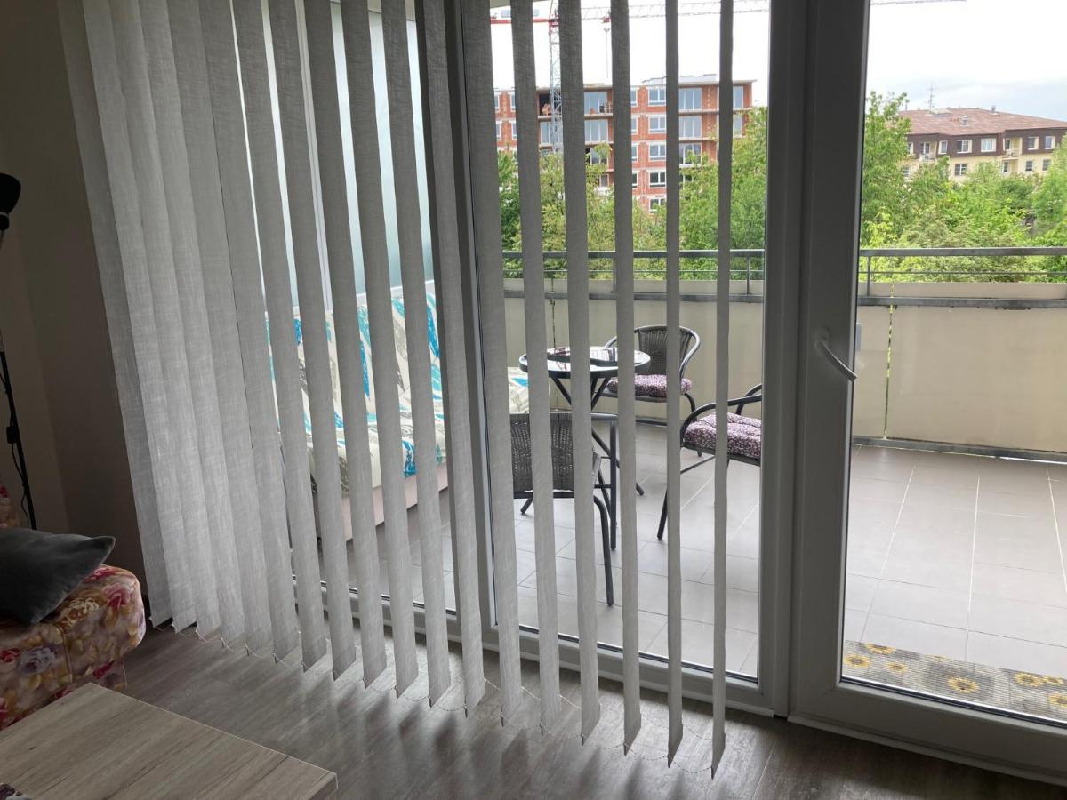 Apartman Edita - Byt S Terasou A Parkovacim Stanim, Topolova, Olomoucアパートメント エクステリア 写真